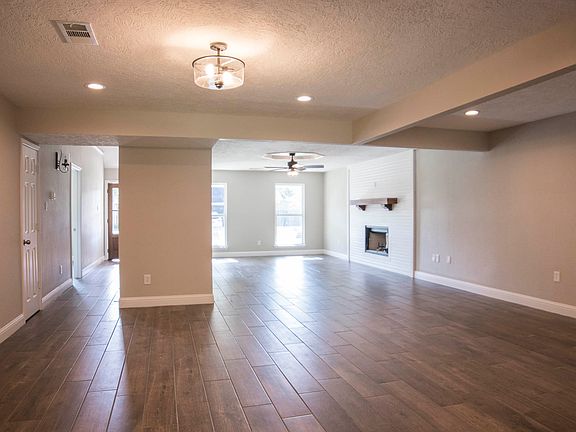 5th image of 6875 Rosewood Dr