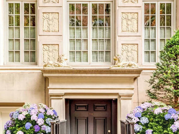 19 East 92nd Street image 1 of 26