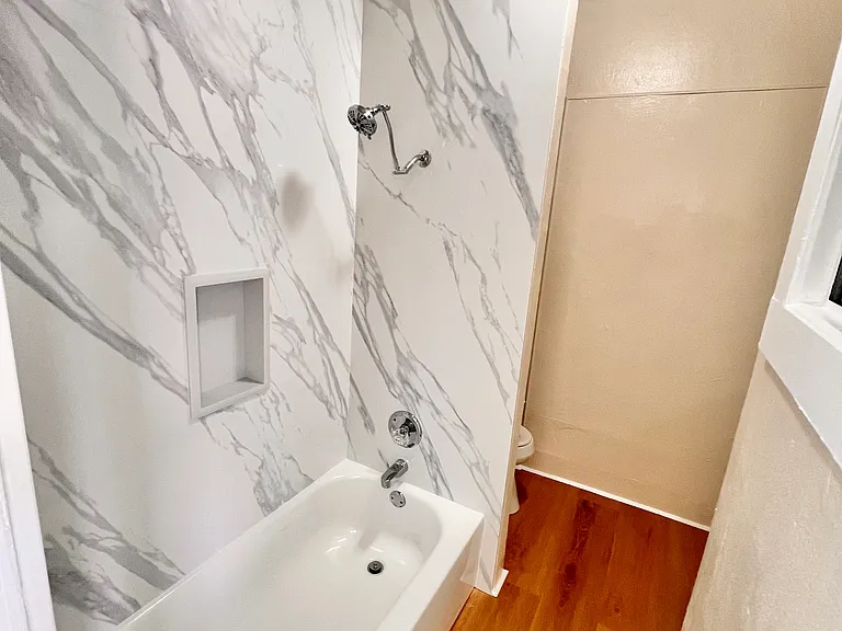 1815 Powell St #B — Photo 8