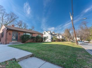 905 Gilbert Rd, Rockville, MD 20851