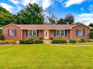 4555 Bridgewater Dr, Clemmons, NC 27012