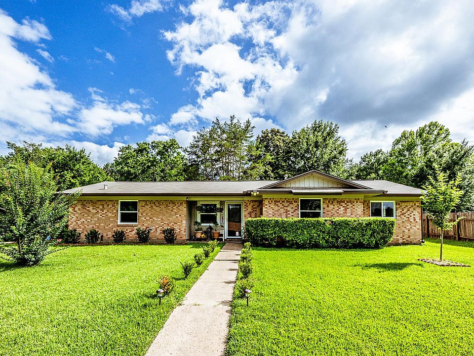 1st image of 2202 Easley Cir