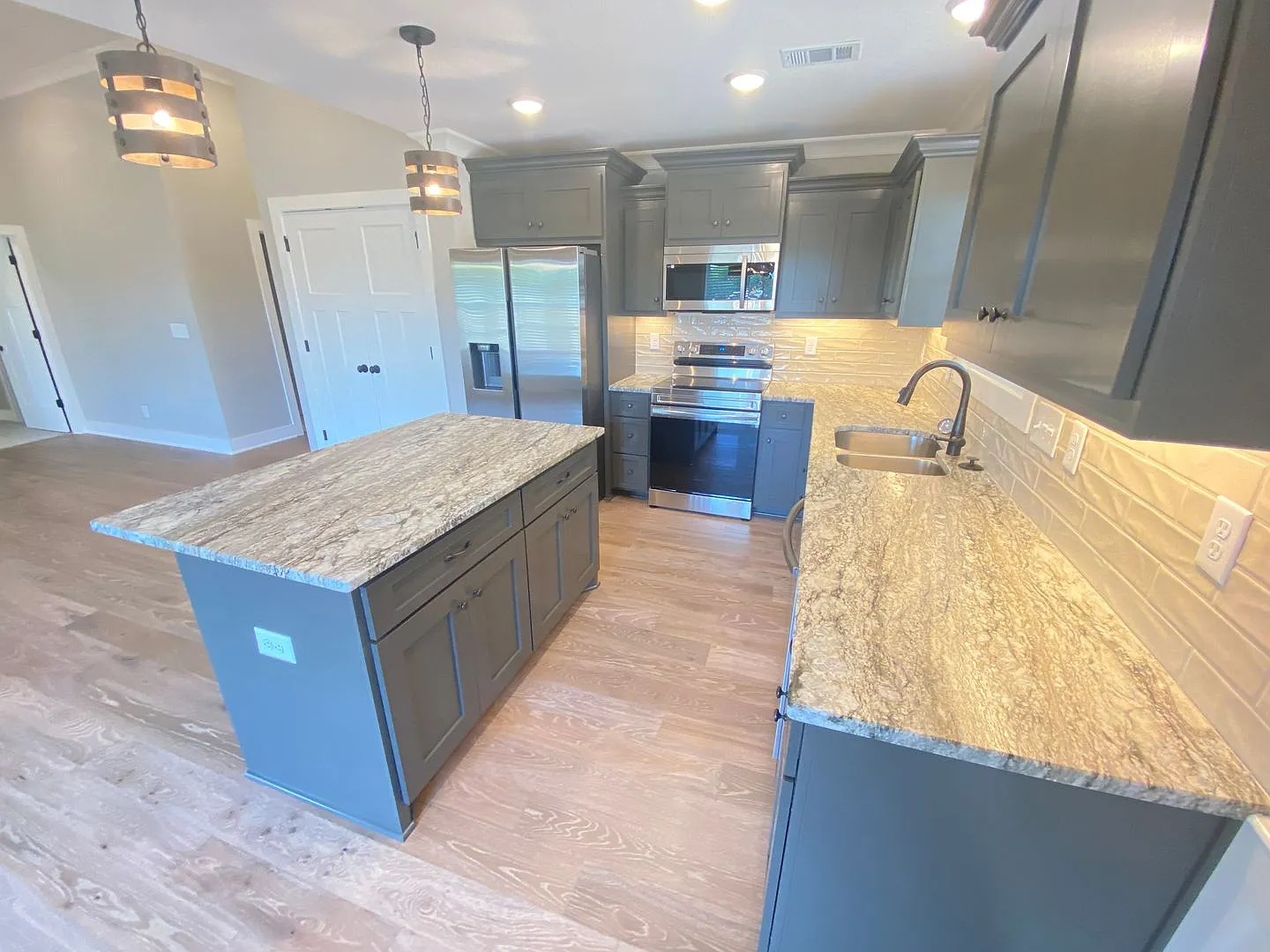 For Lease - 3BR, 2.5BA, 2300sqft home (Gallatin) — Photo 2