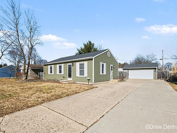2nd image of 2175 Audley Dr NE