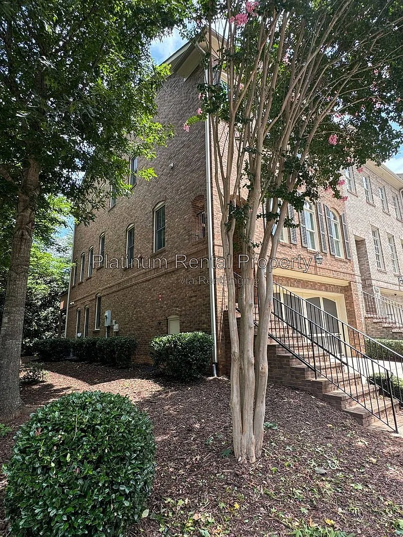 4 bed, 3.5 bath, 3100 sqft, $4,250 — Photo 4