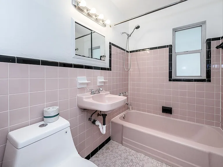 510 Sharon Cir — Photo 20