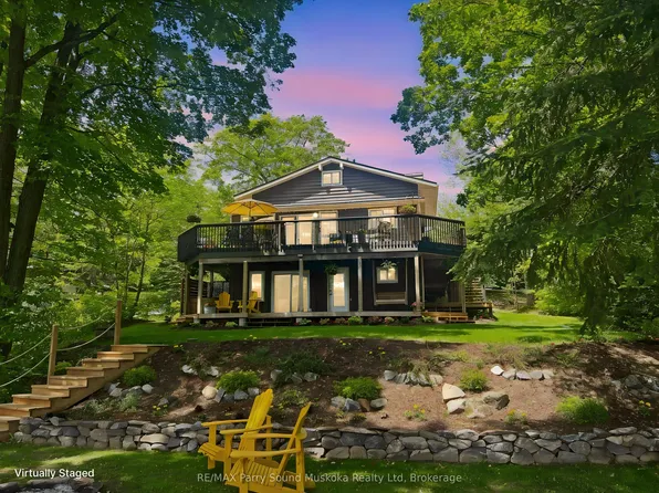 13 Peninsula Shores Rd E, McDougall, ON P2A 2W7