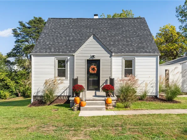 15 Crestview Dr, Mc Kees Rocks, PA 15136