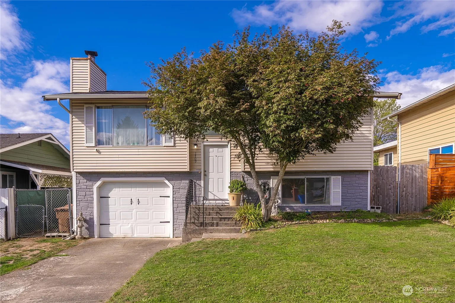 1709 E 60th Street photo 1