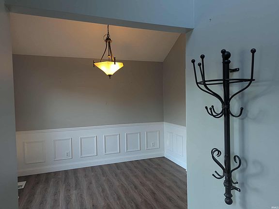 4th image of 55802 Rooster Ln