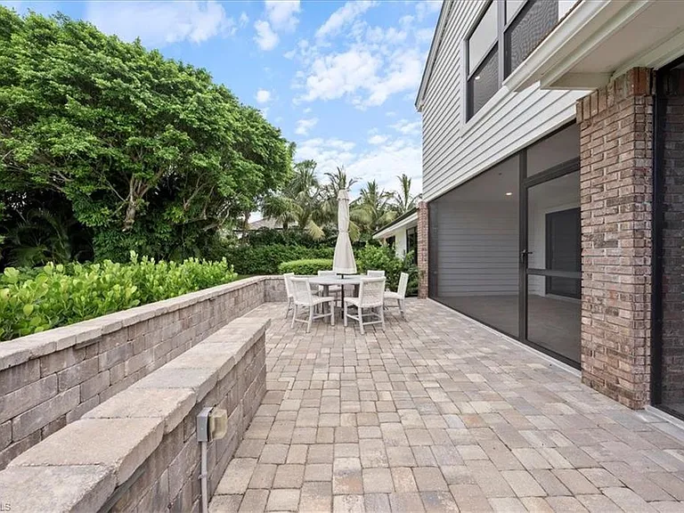 569 Park Shore Dr #G5 — Photo 11