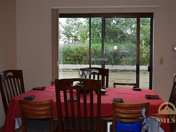 5th image of 207 N Pheasant Dr