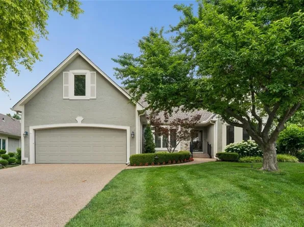 12605 Cedar St, Leawood, KS 66209