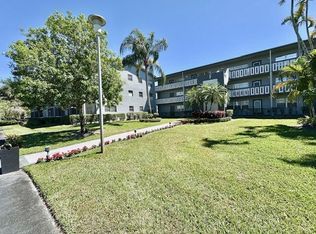 218 Suffolk Dr #F, Boca Raton, FL 33434
