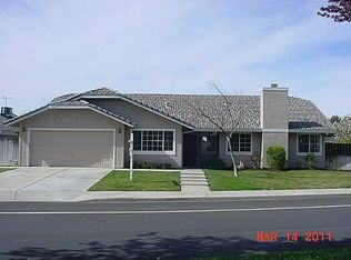 425 Stonewood Dr, Los Banos, CA 93635