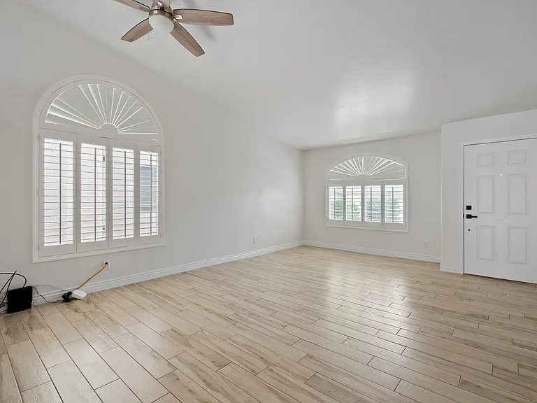 3746 E Magnus Cir — Photo 3