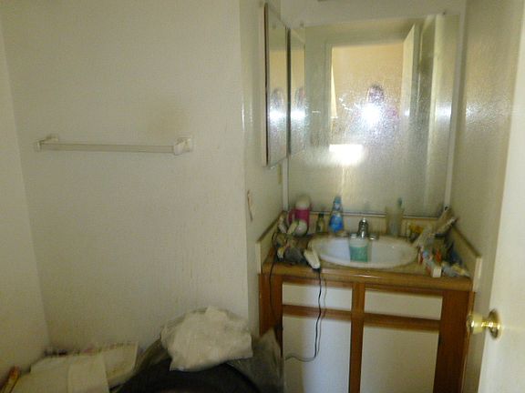 3rd image of 301 W. Gladstone St #2