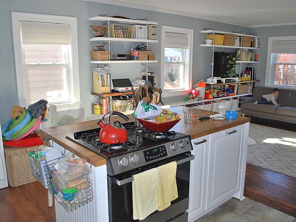 4th image of 405 Laverne Ave