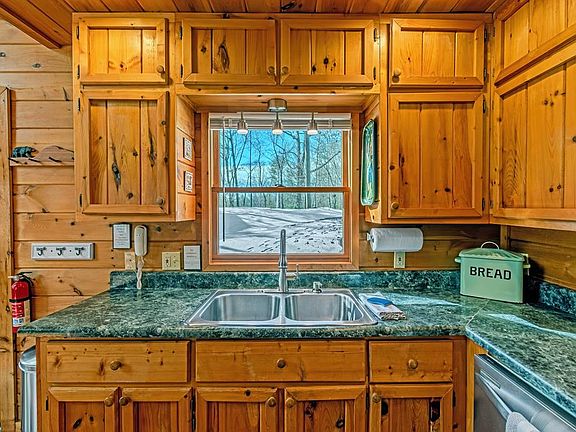 5th image of 1023 Knollwood Rd
