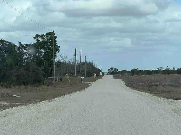 4th image of 2751 Snyder Rd