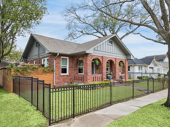 2nd image of 827 Sledge St