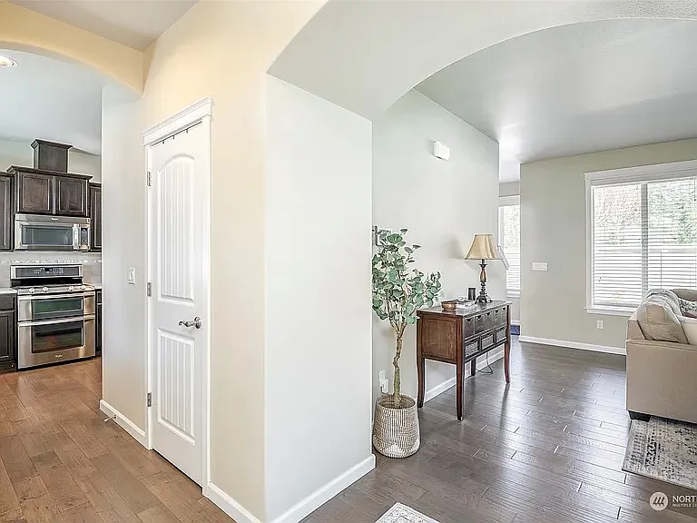 4210 Dudley Dr NE — Photo 19