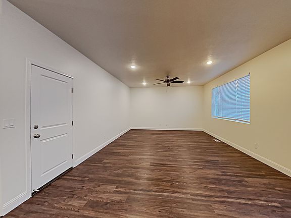 4th image of 2202 E Silverado Ln