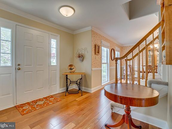 2nd image of 6604 Willow Pond Dr