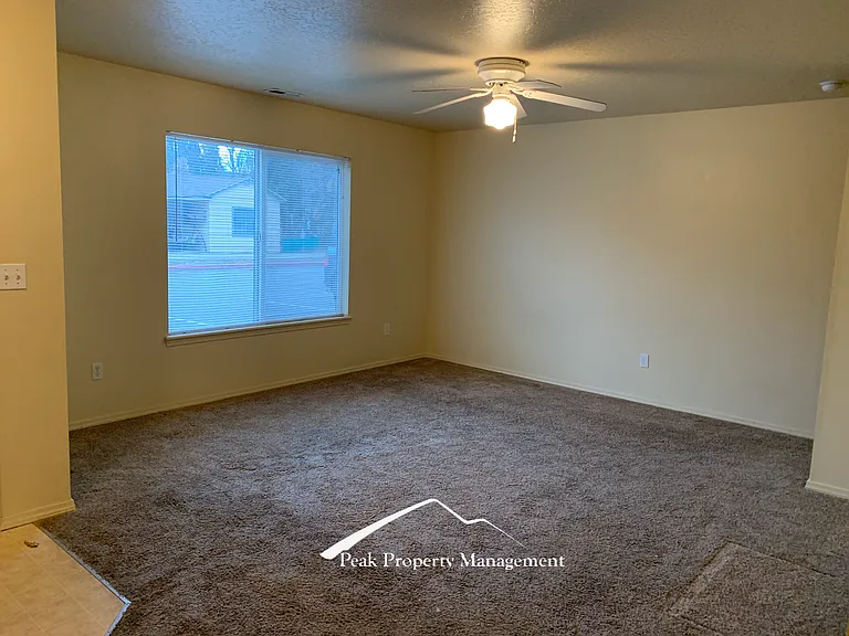 106 Hunter Ct #102 — Photo 3