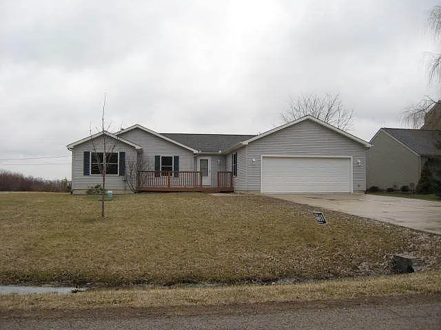 7459 Surrey Dr photo 1