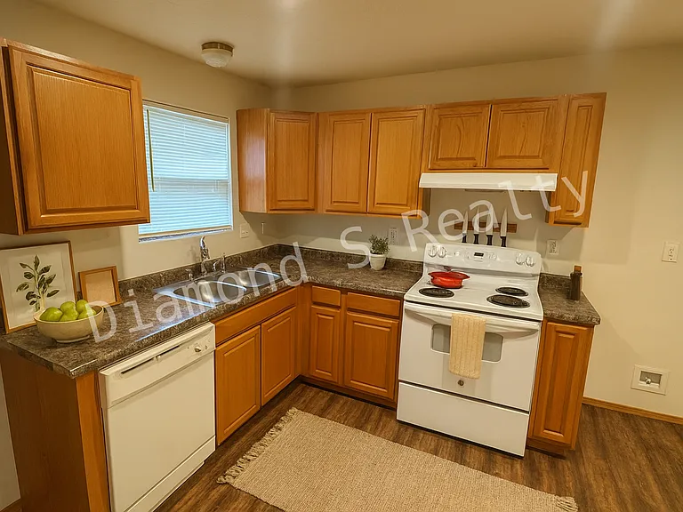 2214 N East Ave — Photo 6