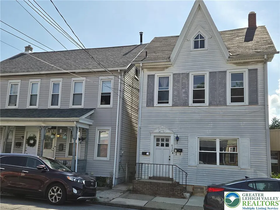632 Linden St #2