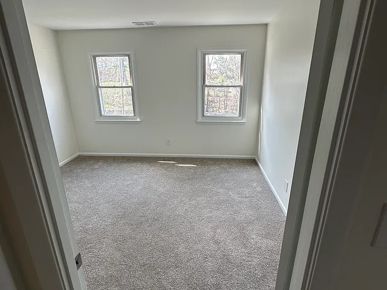10 Cedar Ave #E — Photo 8