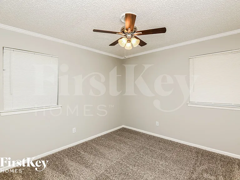 244 E Malone Ave — Photo 13