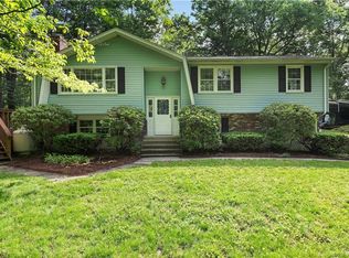1817 Little Meadow Rd, Guilford, CT 06437