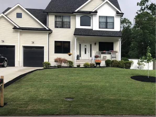 15 5th St, Barnegat, NJ 08005