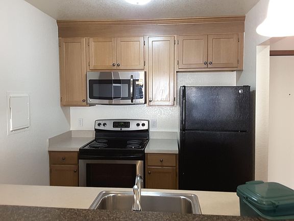 2nd image of 11500 Pinehurst Way NE #412