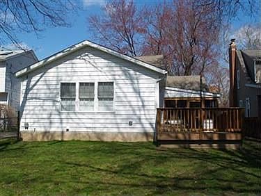 3rd image of 2342 Wyandotte Ave