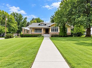 536 W Arrow St, Marshall, MO 65340