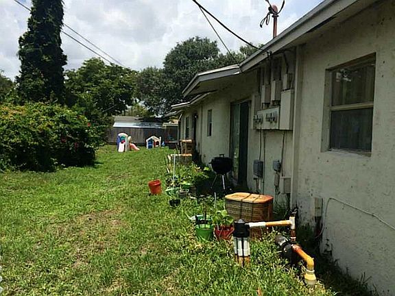 3rd image of 6100 SW 42nd Ct