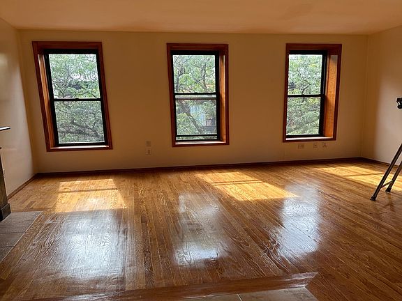 2nd image of 9 E 128th St APT 3