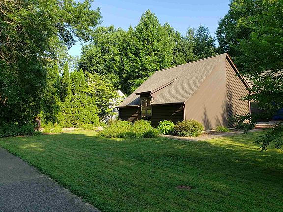 5th image of 1906 E Kensington Pl