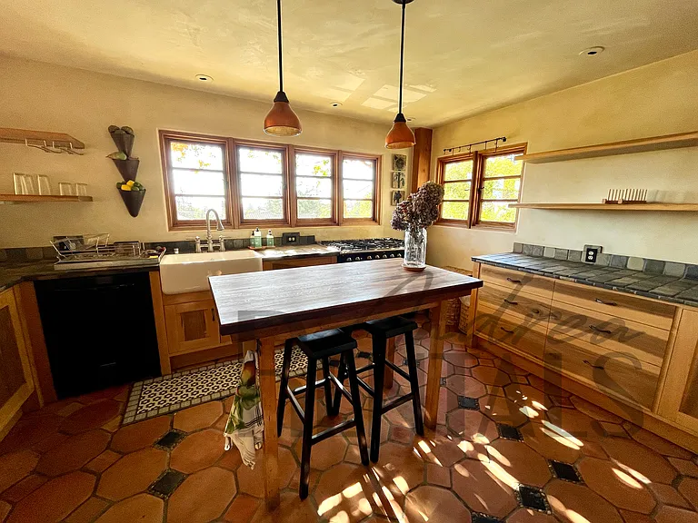 111 El Camino Real — Photo 12
