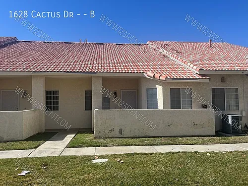 1628 Cactus Dr #B Photo 1
