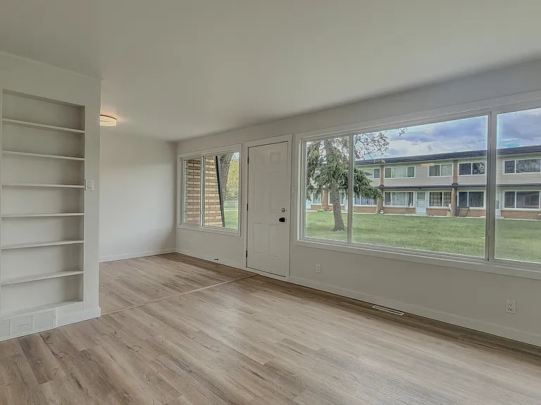 10211 Princess Elizabeth Ave NW — Photo 5