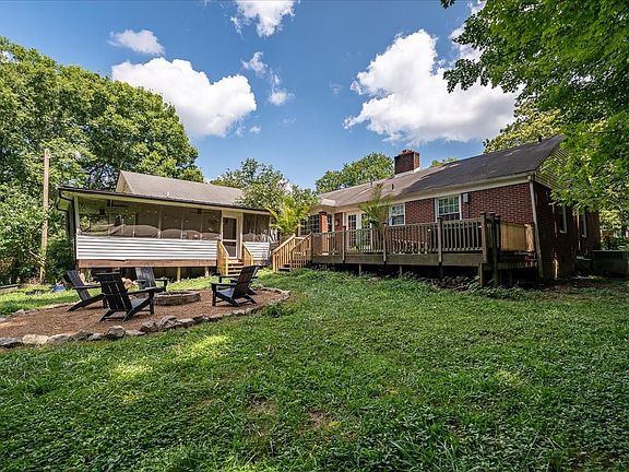 4th image of 303 N Laurel Cir