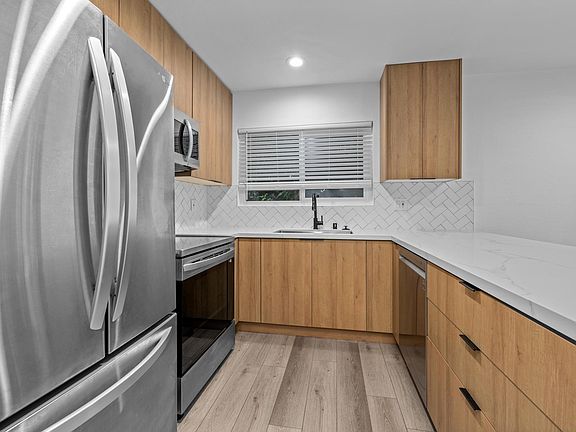 3rd image of 4417 McClintock St APT 9