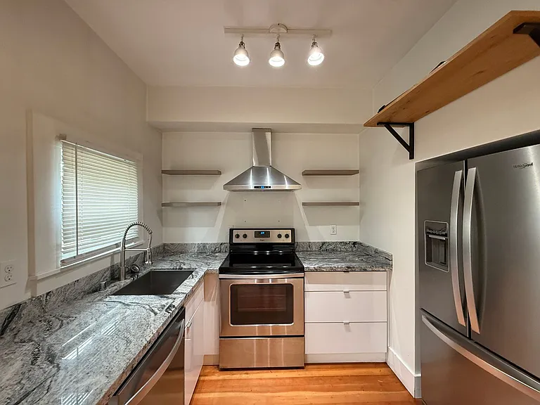 324 - Pelto Properties, LLC — Photo 15