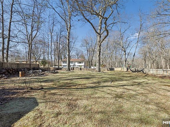 5th image of 18 South Rd