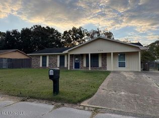 320 Springdale Cir, Diberville, MS 39540